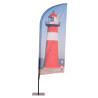 Beach flag mât Alu : modèle Wind. En situation. Drapeau avec impression personnalisé. Altumis